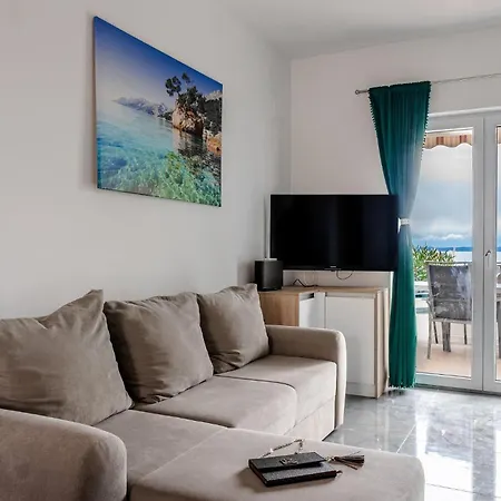 Luxurious In With House Sea View *