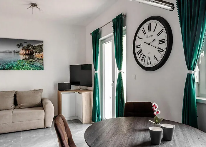 Lejlighed Lovely In With House Sea View